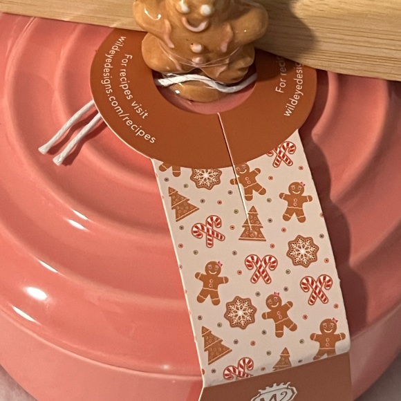 Gingerbread pink Brie Cheese Baker Dish. - Picture 3 of 6